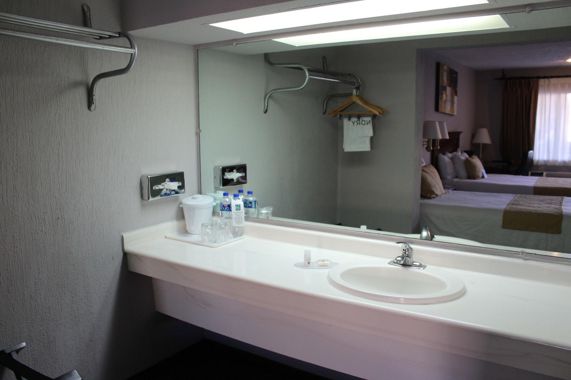 Quality Inn Piedras Negras Luaran gambar
